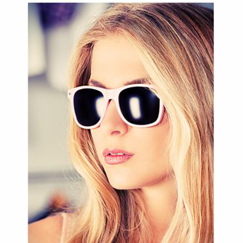 Solbriller fås i 9 trendy farver nu