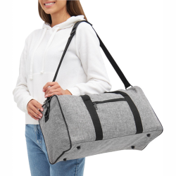 Sportstaske og rejsetaske er en smart weekendtaske med lomme