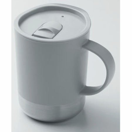 Tjek kaffekrus med låg med låg fra 50 stk  - se tilbud på plastikkrus